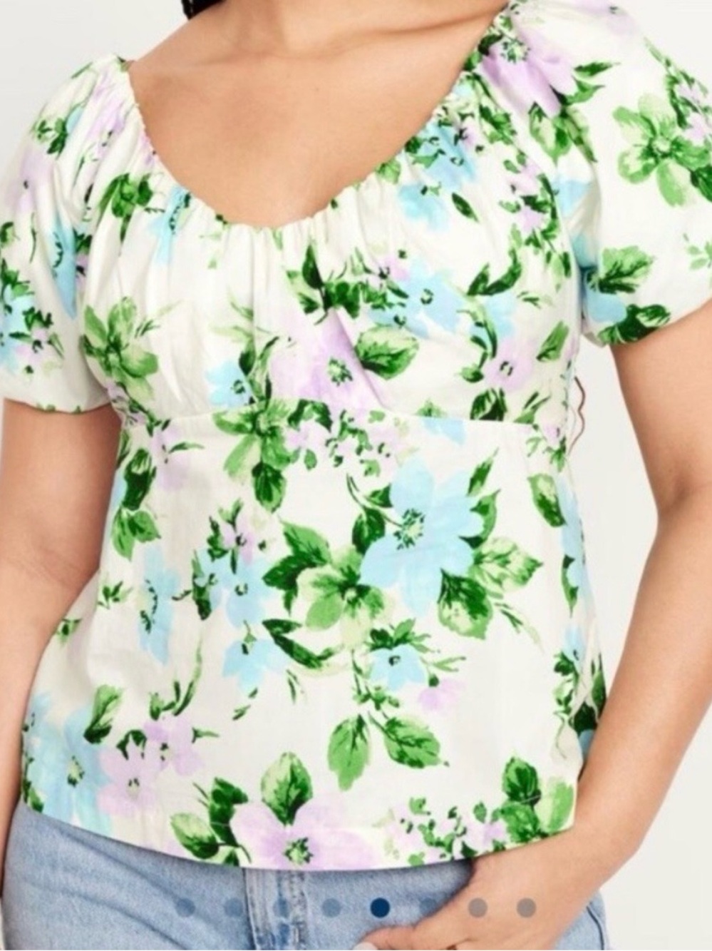 Old Navy top Floral PuffSleeves oval very flattering neckline White/Green floral
